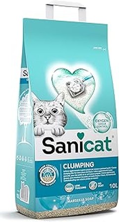Comparativa entre arena premium y convencional para gatos