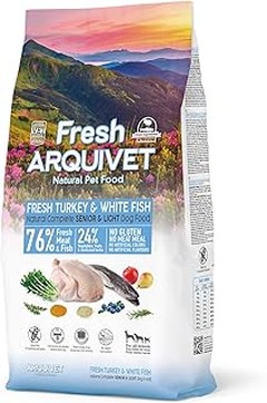 Problemas de salud al alimentar a perros senior con pienso inadecuado